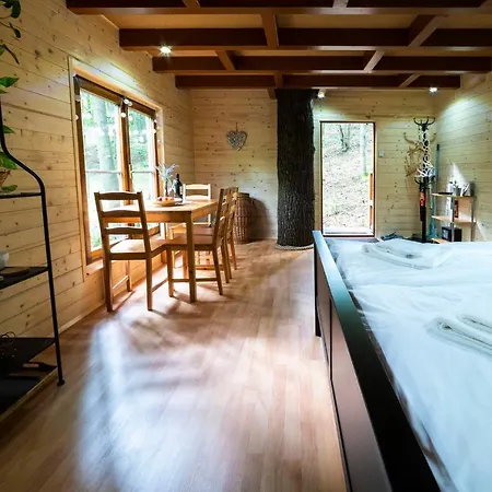 Jaktstuga Treehouse