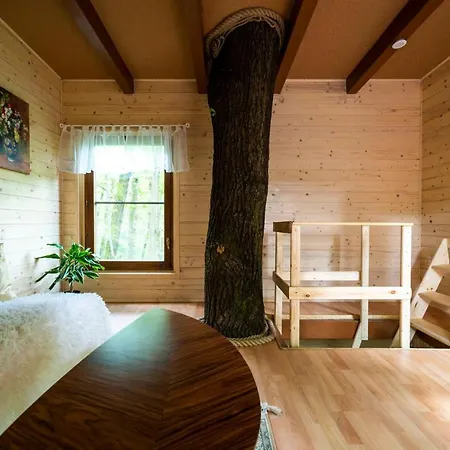 Treehouse *